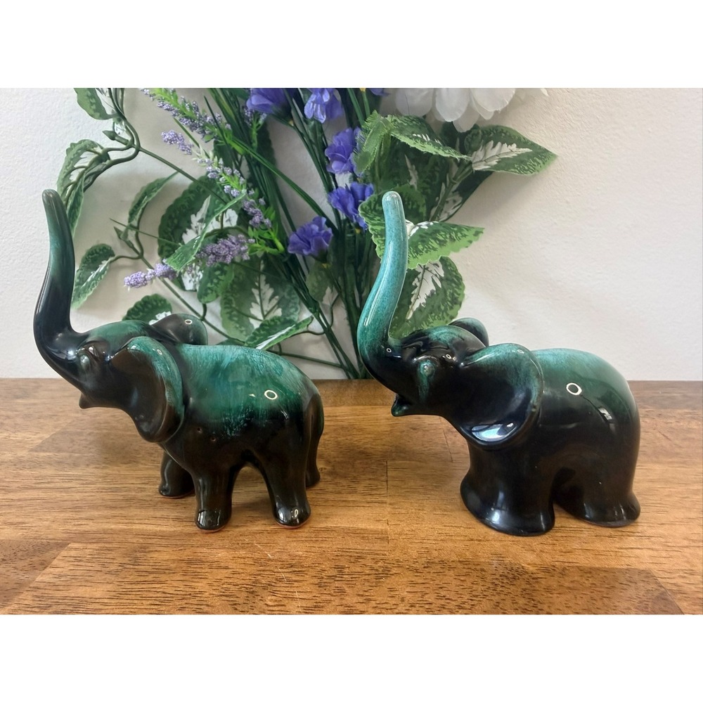 Vintage Blue Mountain Pottery Elephant Figurines Canada MCM Green‎ Drip Glaze